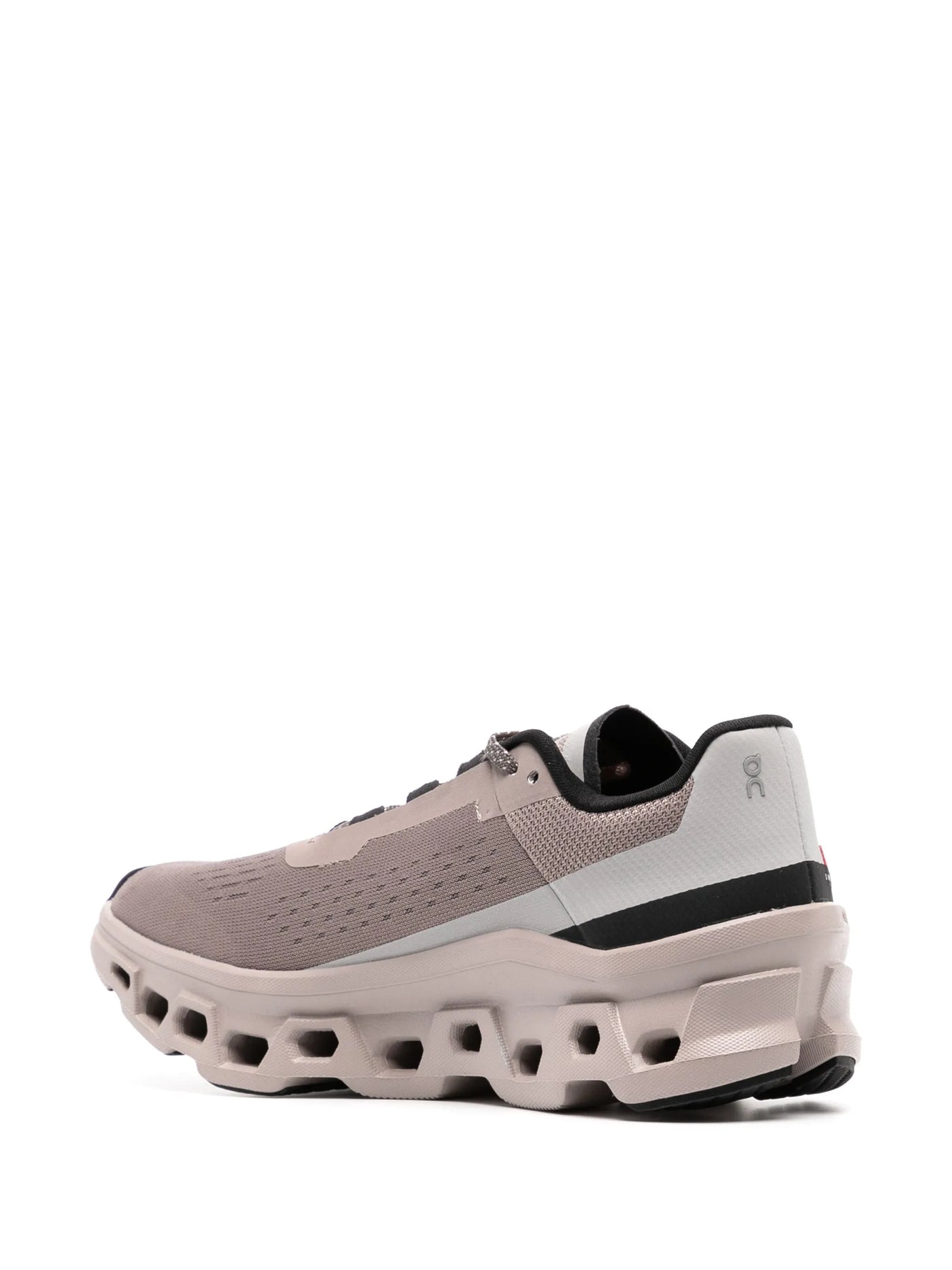 Over het runnen van CloudMonster-trainers in Cinder Fog