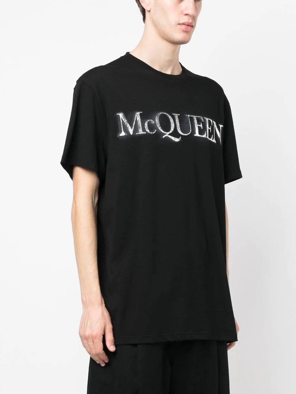 ★ ALEXANDER McQUEEN ★ Spray crush foil print logo T-shirt MUSINSA | ALEXANDER McQUEEN Spray Crush Foil Print Short