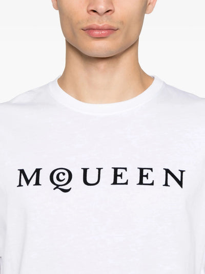 Alexander McQueen Flocked Logo T-shirt in het wit