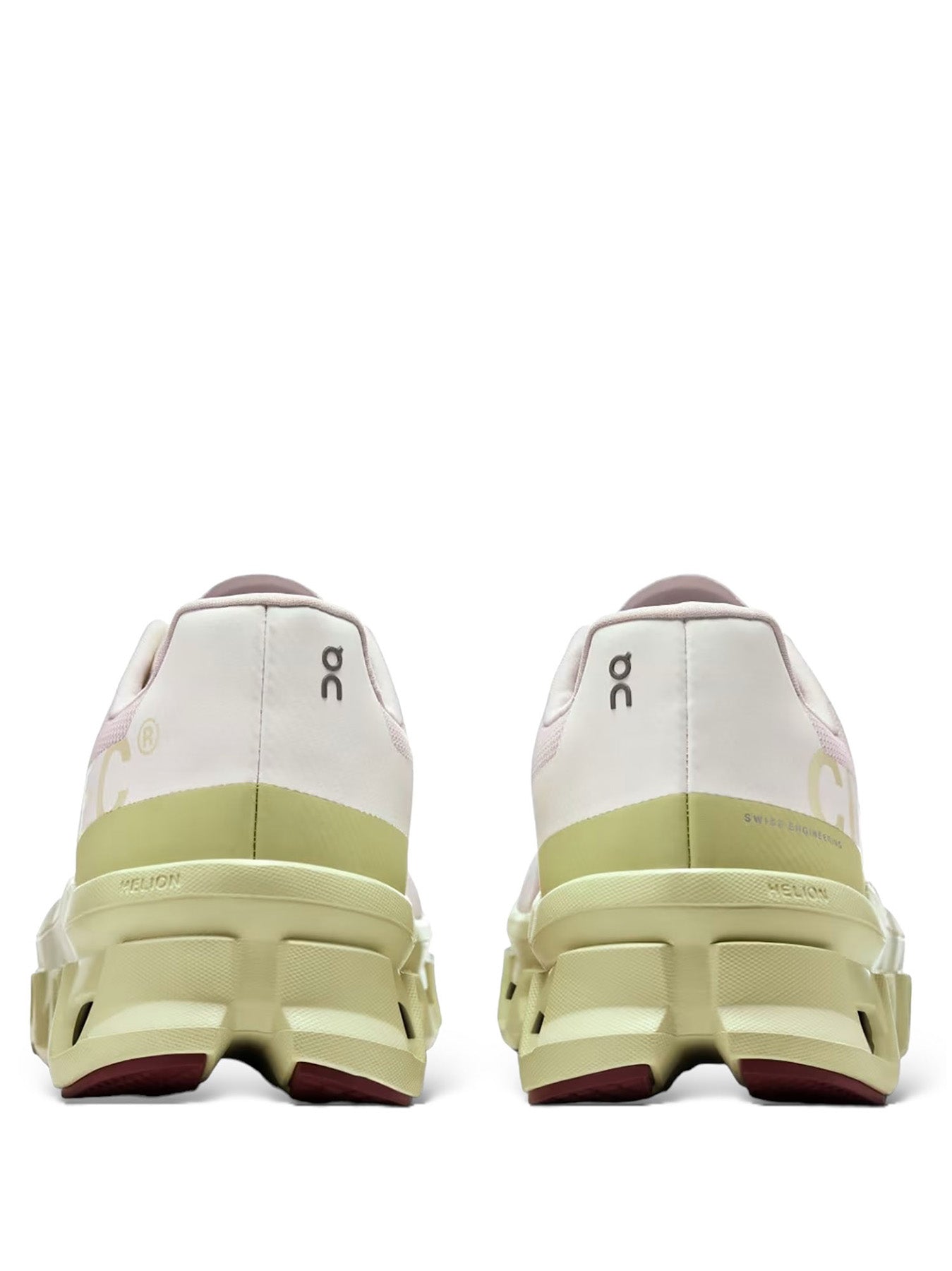 Over het uitvoeren van CloudMonsters-trainers in Frost Acacia