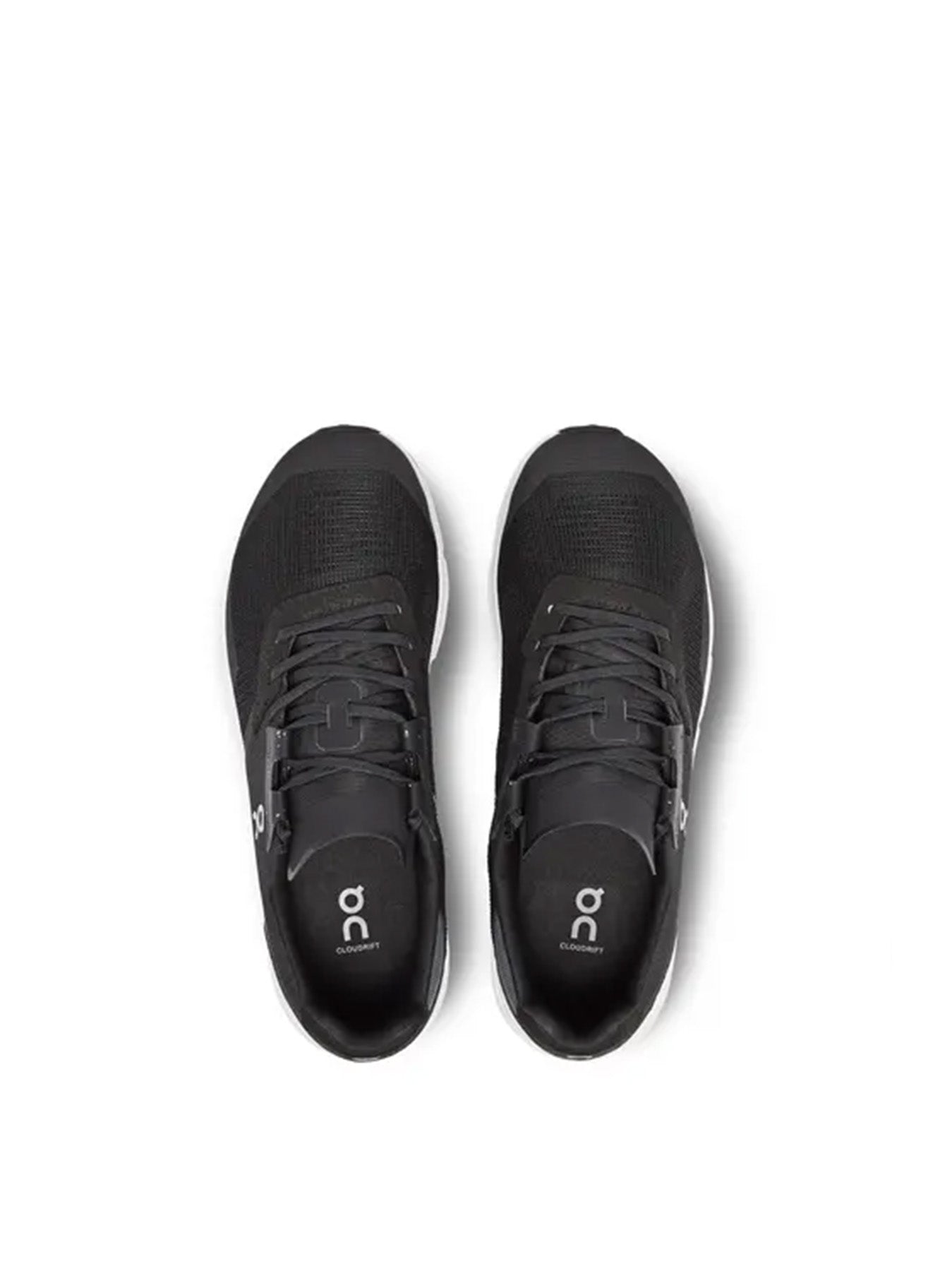 Over het hardlopen CloudRift-trainers in zwart/wit