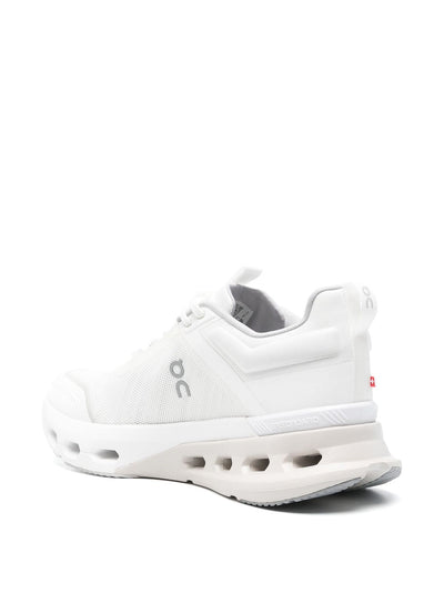 Over het hardlopen met CloudNova X-trainers in White Glacier