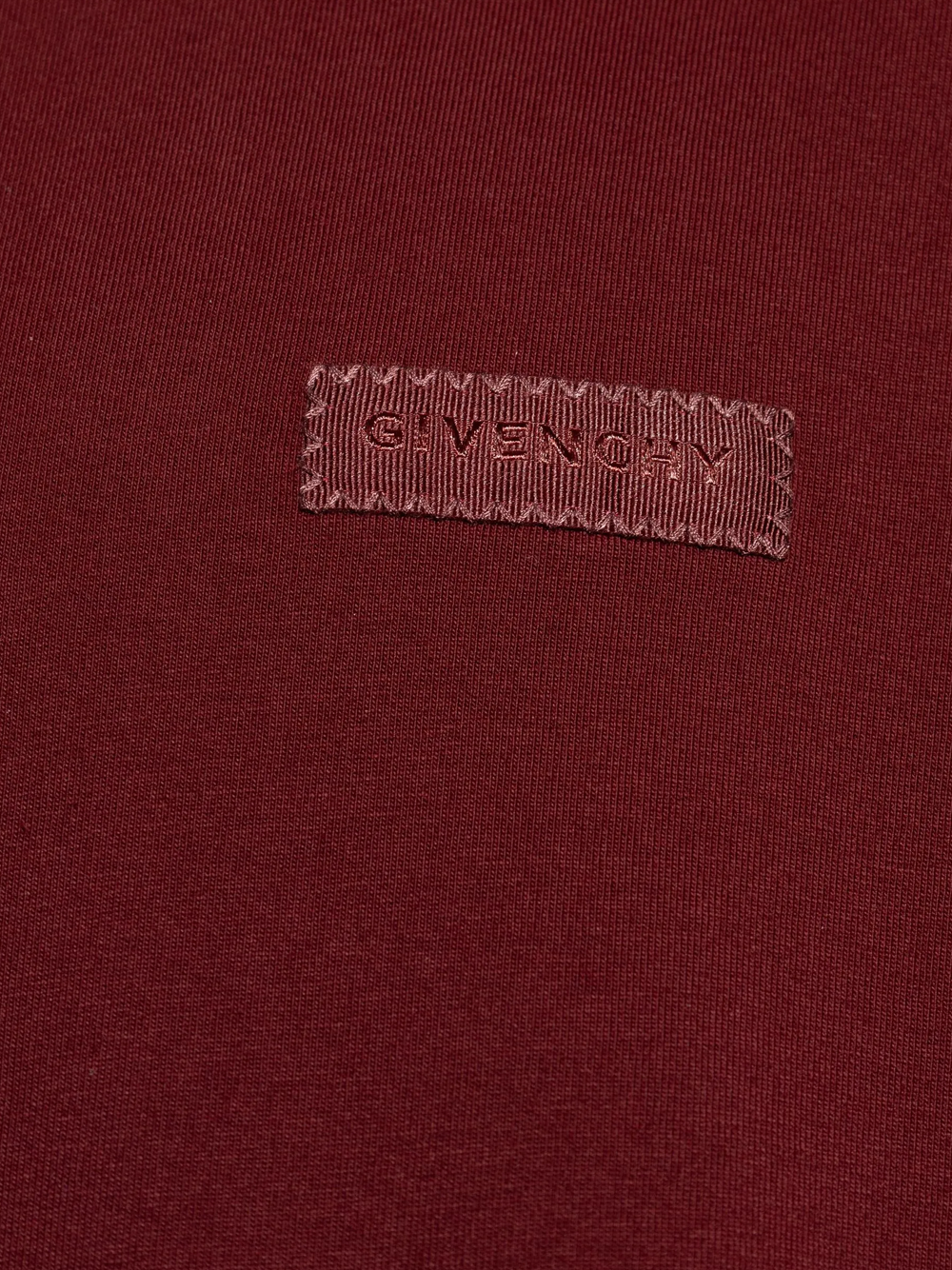 Givenchy Logo Patch T-shirt in bordeauxrood