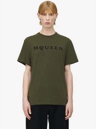 Alexander McQueen Flocked Logo T-shirt in Groen
