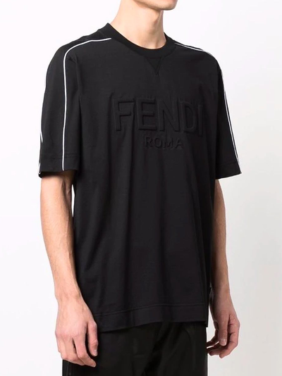 Fendi Logo Embossed Crewneck T-shirt in Zwart