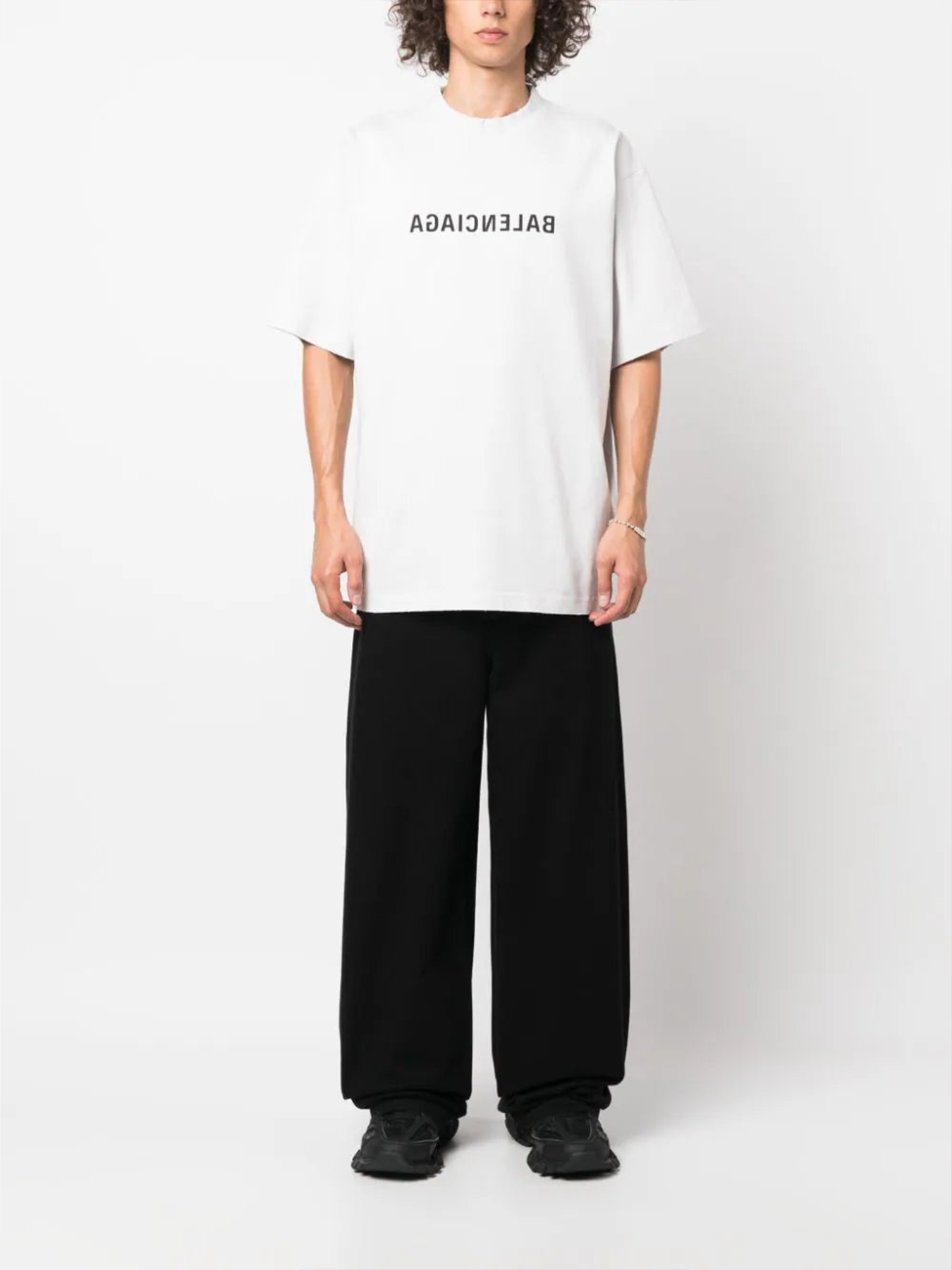 Balenciaga T-shirt met omgekeerd logo in het wit