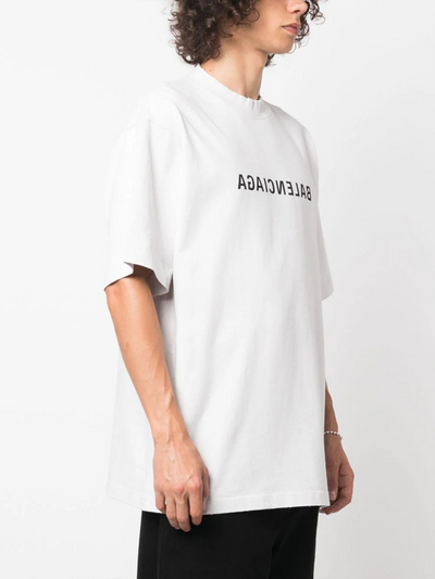 Balenciaga T-shirt met omgekeerd logo in het wit